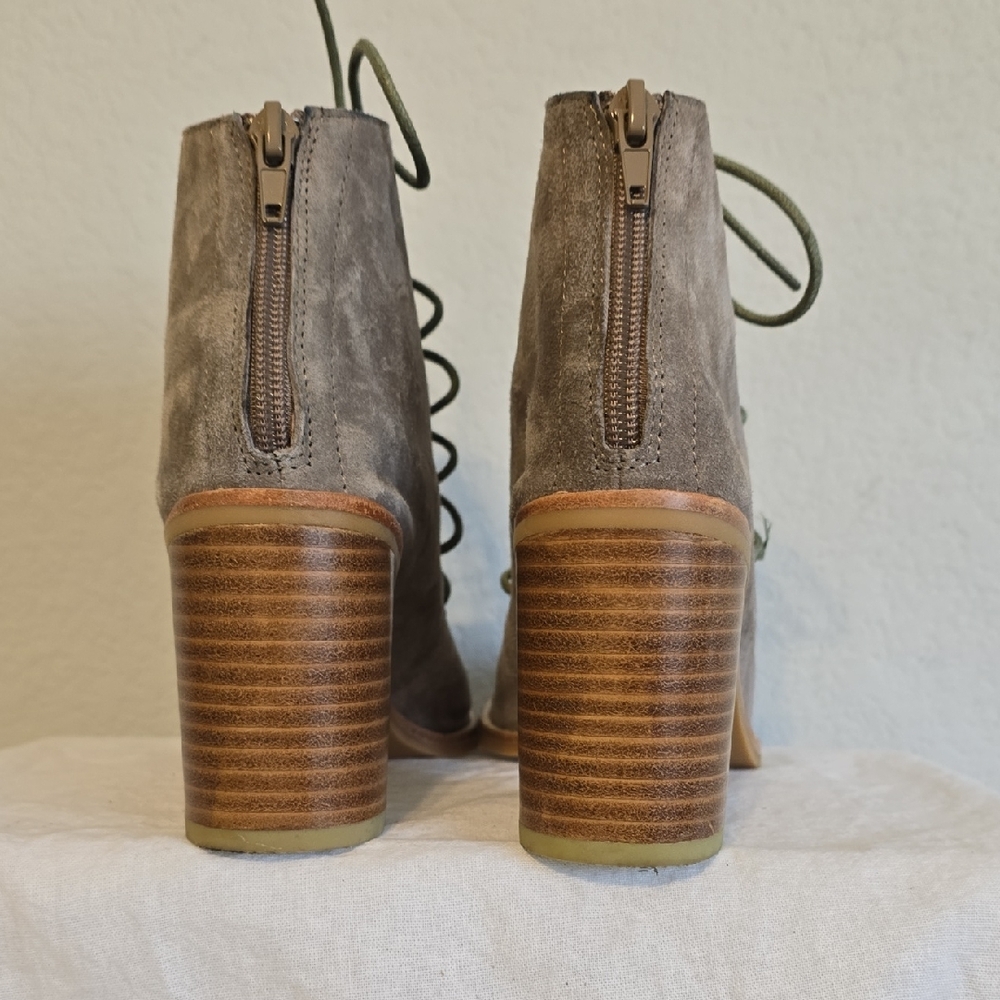 Jeffrey Campbell "Cors" Taupe Lace-Up Suede Booties. Size 7.5M Gently Worn - Picture 3 of 15